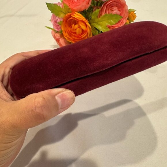 Authentic Gucci sunglasses with case - Picture 4 of 11